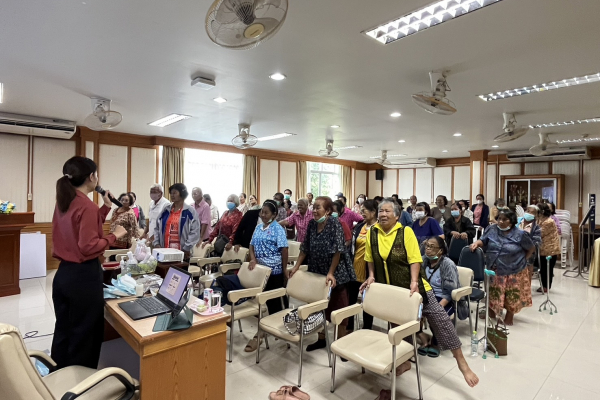 โครงการพัฒนาส่งเสริมและป้องกันโรคข้อเข่าเสื่อมในผู้สูงอายุ 